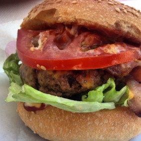 burgerite-aigu-pour-choisis-ton-resto-blog-restaurant-geneve-choisis-ton-resto-a-geneve-foodtruck-bugerqueens-burger