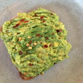 avocado-toast-au-banc-d'essai-choisis-ton-resto-bllog-restaurant-genève-suisse