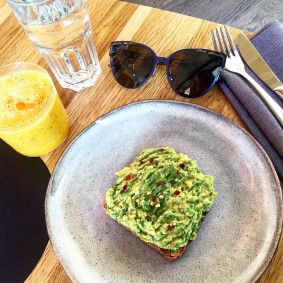 avocado-toast-au-banc-d'essai-choisis-ton-resto-bllog-restaurant-genève-suisse