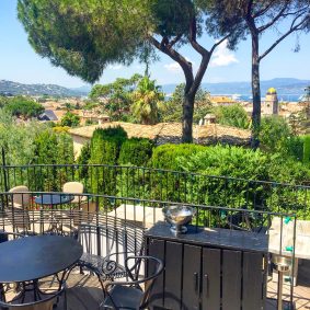 saint-tropez-hot-spot-blog- suisse-restaurant-genève-choisis-ton-resto-12- lieux-ne-pas-manquer 